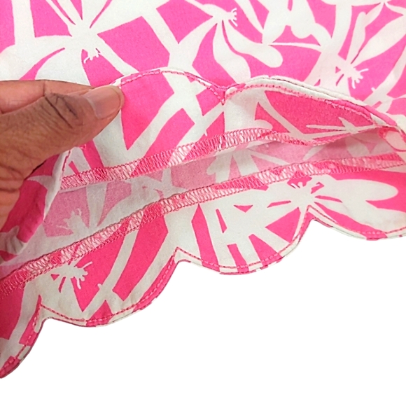 Lilly Pulitzer Pink & White Buttercup Scallop Shorts - Picture 3 of 10